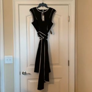 Classy black and white dress w wrap belt